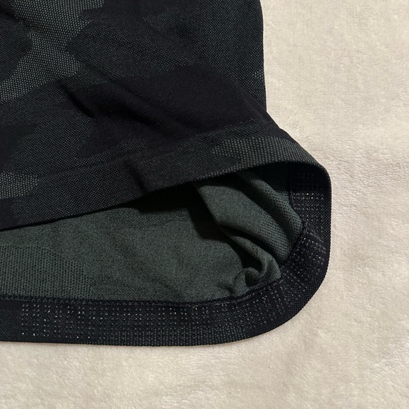 NWOT Athleta Black Camo Momentum Tank Top - Picture 7 of 7